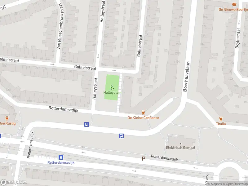 Ambulance met grote spoed naar de Halleyplein in Schiedam