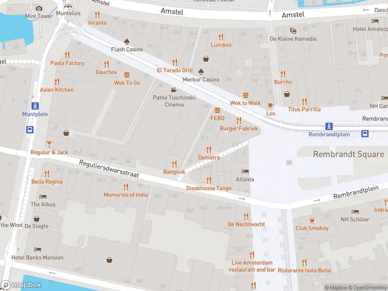 Ambulance met grote spoed naar de Schapensteeg in Amsterdam