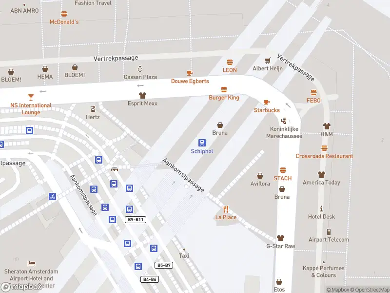 Ambulance met gepaste spoed naar de Aankomstpassage in Schiphol