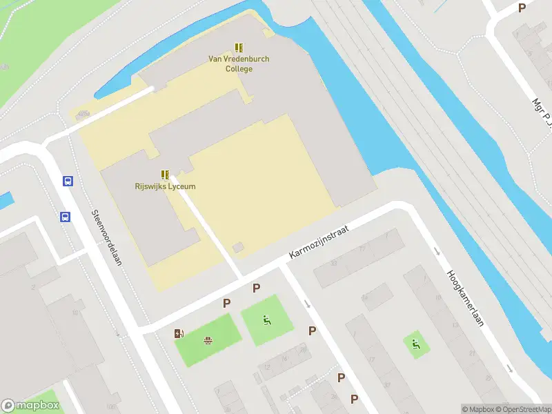 Ambulance met grote spoed naar de Karmozijnstraat in Rijswijk