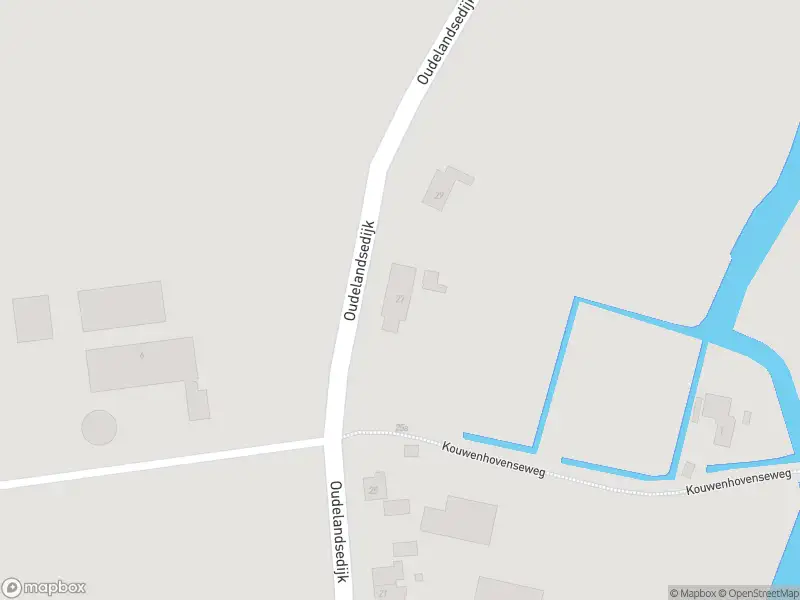 Ambulance met gepaste spoed naar de Oudelandsedijk in Abbenbroek