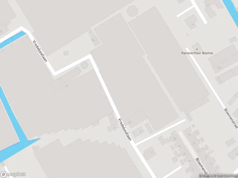 Ambulance met grote spoed naar de Vredebestlaan in Poeldijk