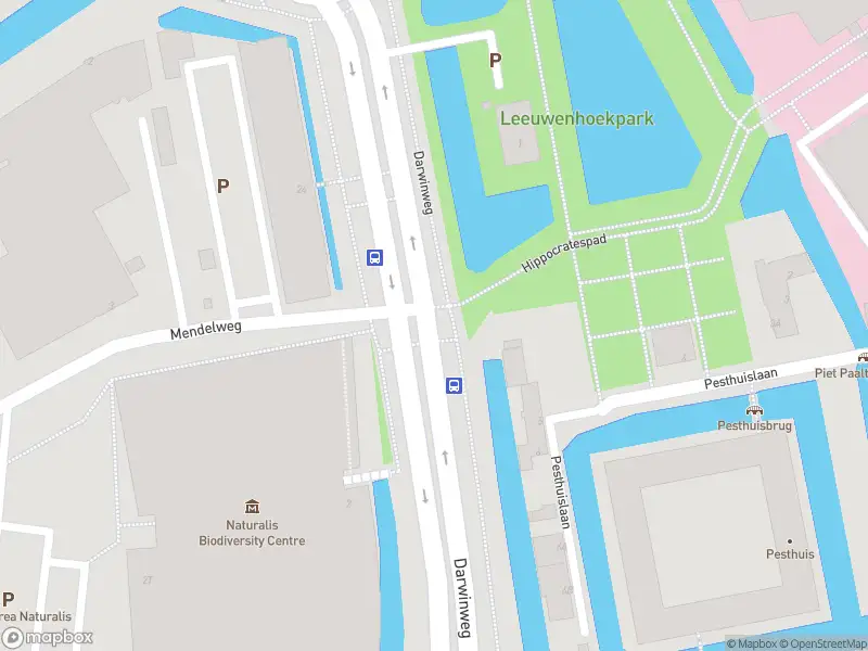 Ambulance met gepaste spoed naar de Darwinweg in Leiden