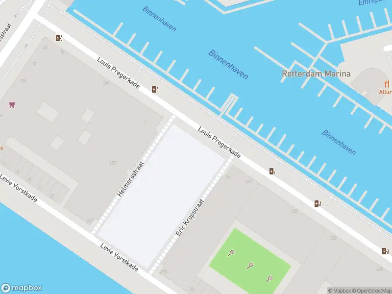 Ambulance met gepaste spoed naar de Louis Pregerkade in Rotterdam