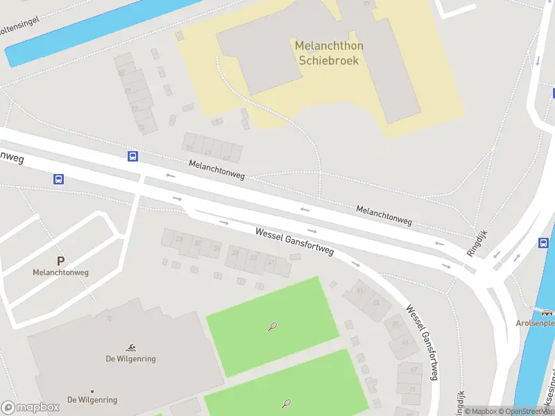 Brandweer met gepaste spoed naar de Rozenlaan in Rotterdam vanwege stormschade