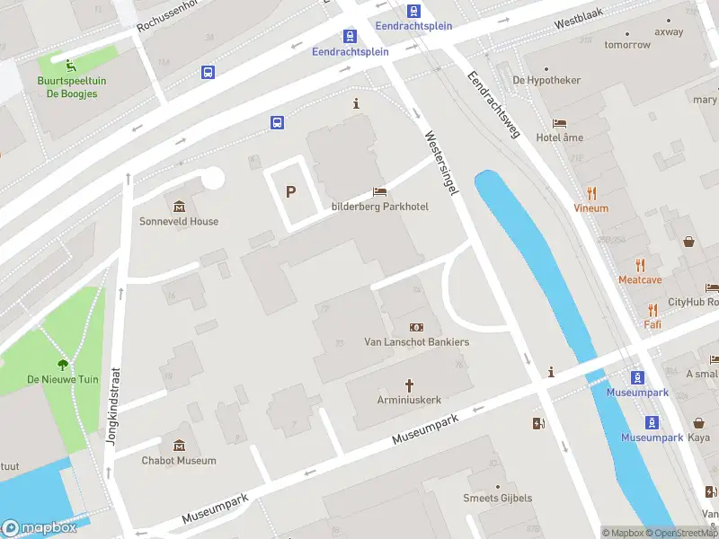 Ambulance met gepaste spoed naar de Westersingel in Rotterdam