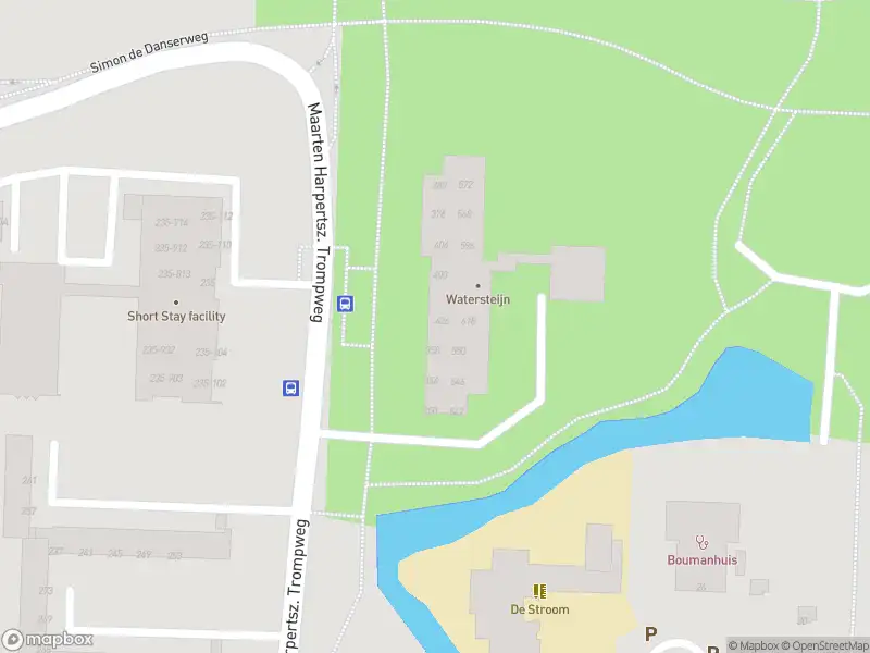 Ambulance met gepaste spoed naar de Maarten Harpertsz. Trompweg in Dordrecht