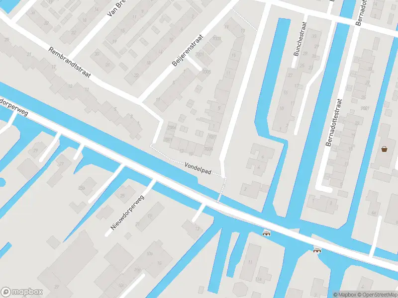 Ambulance met gepaste spoed naar de Vondelpad in Reeuwijk