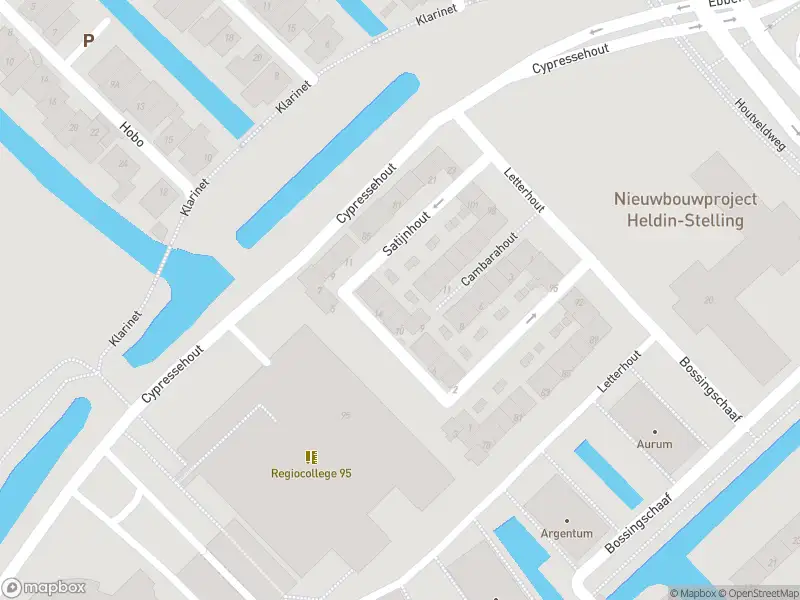 Ambulance met grote spoed naar de Satijnhout in Zaandam