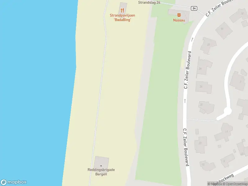 Ambulance naar de Strand Bergen aan Zee in Bergen aan Zee
