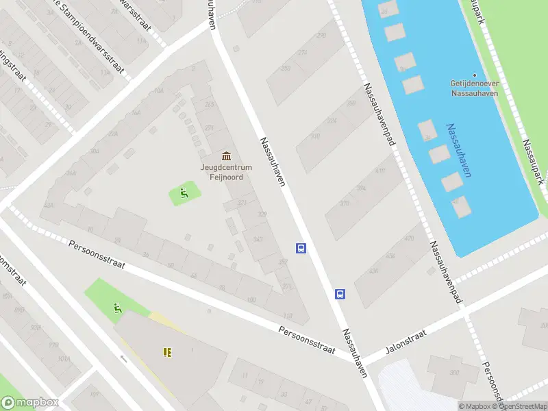 Ambulance met grote spoed naar de Nassauhaven in Rotterdam