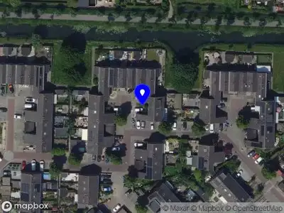 Ambulance met grote spoed naar de Cannenburg in Dordrecht