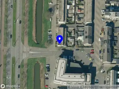 Politie naar de Benny Goodmanstraat in Arnhem vanwege voertuigen te water