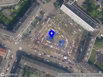 Ambulance met grote spoed naar de Rododendronplein in Rotterdam