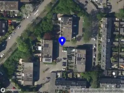 Ambulance met grote spoed naar de De Bourbonstraat in Zoetermeer