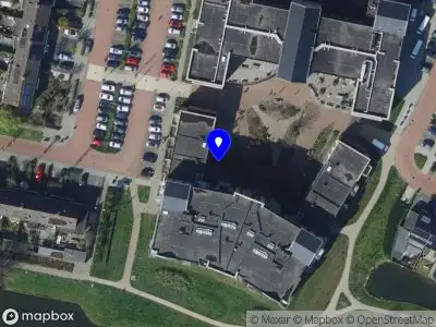 Ambulance met gepaste spoed naar de Rembrandtplein in Oud-Beijerland