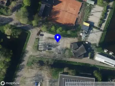 Ambulance met grote spoed naar de Beverplein in Sint Pancras