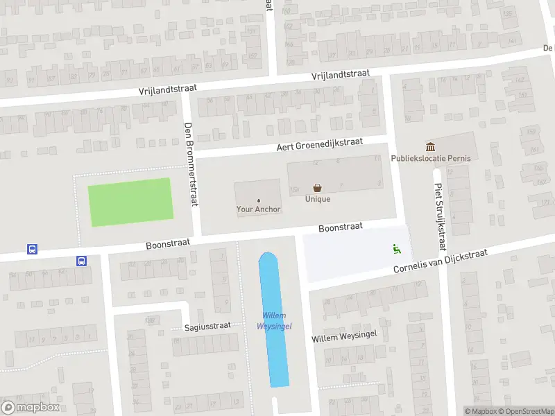 Ambulance met gepaste spoed naar de Boonstraat in Pernis Rotterdam