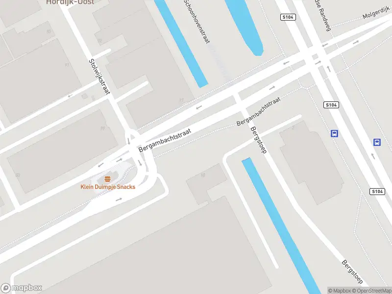 Ambulance met gepaste spoed naar de Bergambachtstraat in Rotterdam