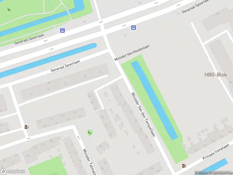 Ambulance met grote spoed naar de Min Van den Tempellaan in Rijswijk