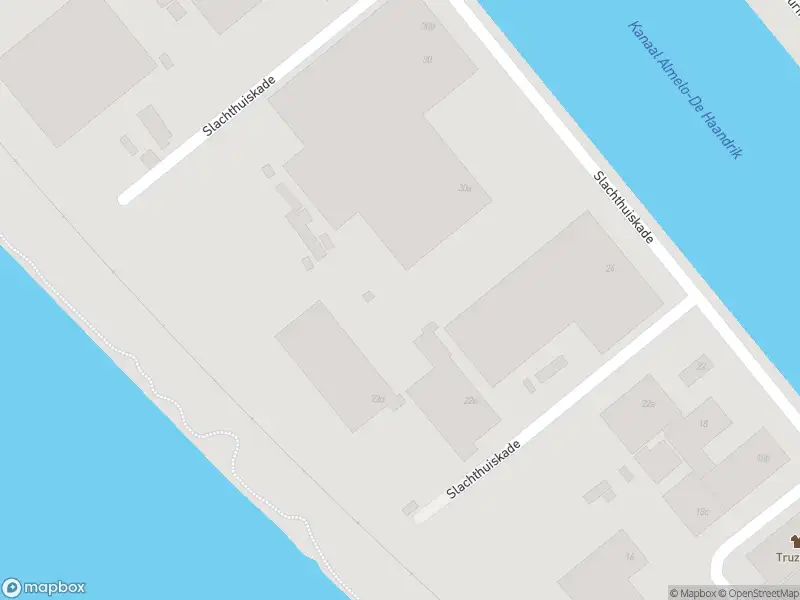 Brandweer met grote spoed naar de Slachthuiskade in Almelo vanwege middelgrote brand