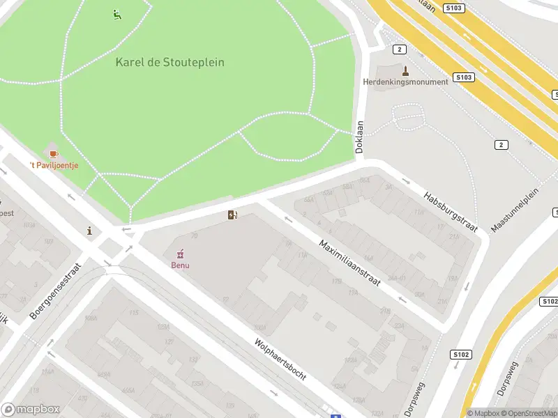 Ambulance met grote spoed naar de Boergoensestraat in Rotterdam