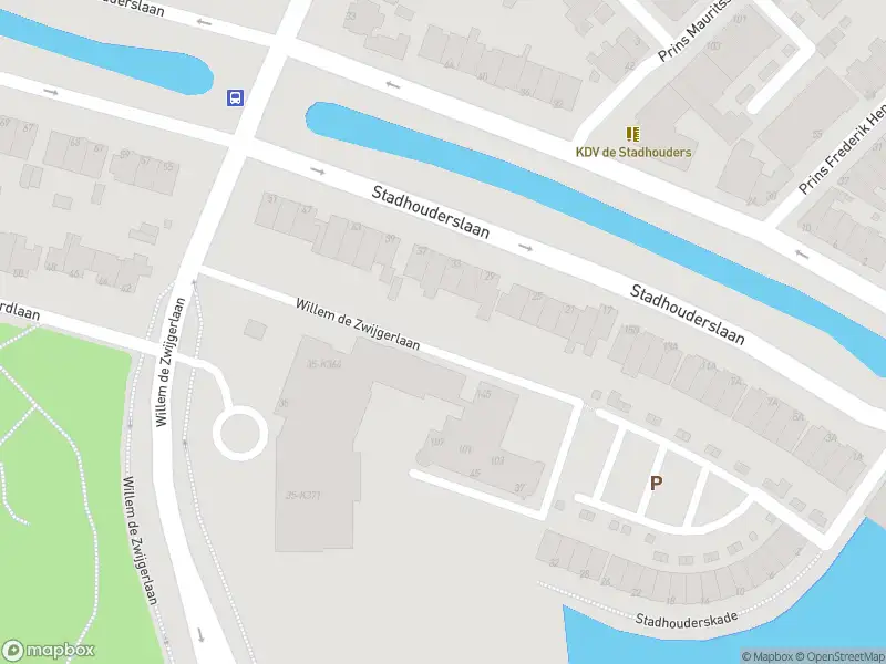 Ambulance met grote spoed naar de Willem de Zwijgerlaan in Schiedam