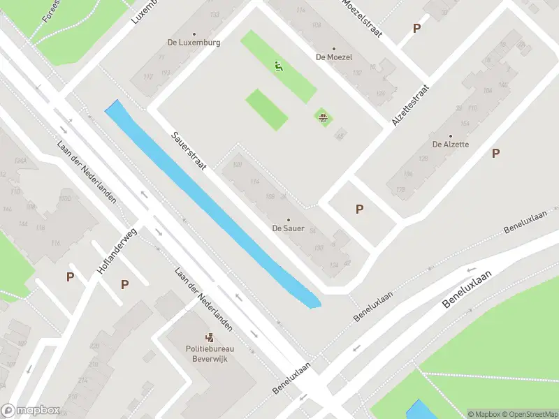 Ambulance met gepaste spoed naar de Sauerstraat in Beverwijk