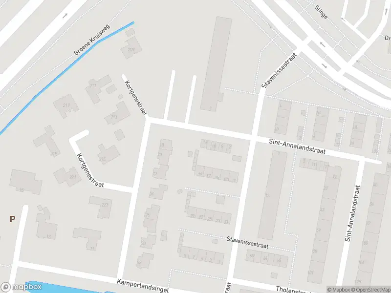 Ambulance met gepaste spoed naar de Kortgenestraat in Rotterdam