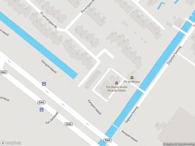 Brandweer met grote spoed naar de Kangoeroepad in Zoetermeer vanwege voertuigen te water