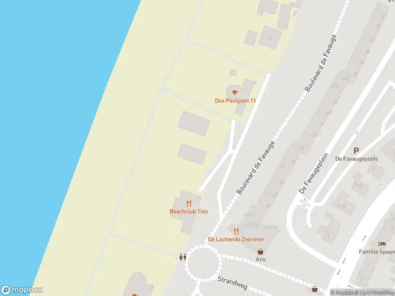 Ambulance met gepaste spoed naar de Strandafgang De Favauge in Zandvoort
