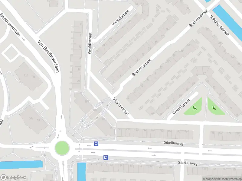 Ambulance met gepaste spoed naar de Brahmsstraat in Capelle aan den IJssel