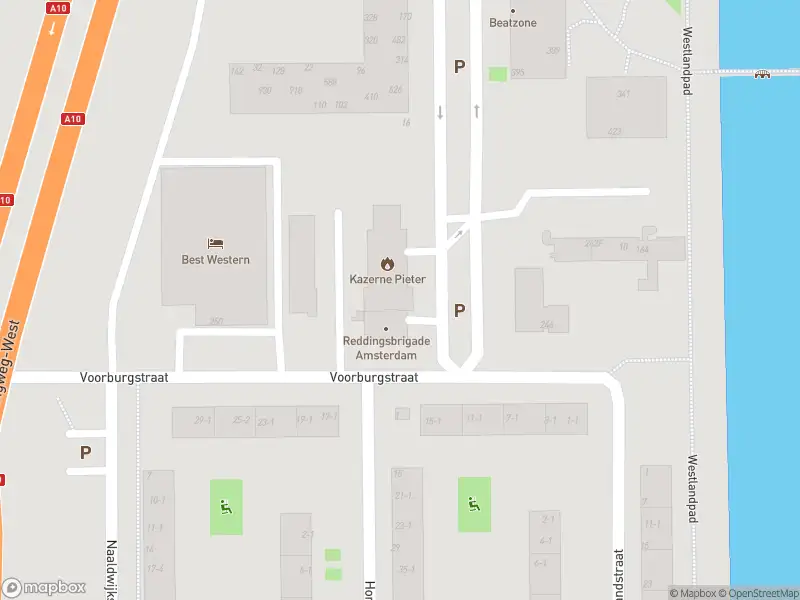 Ambulance met gepaste spoed naar de Honselersdijkstraat in Amsterdam
