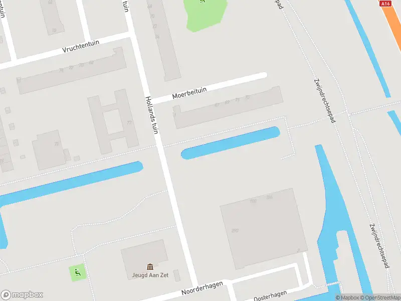 Ambulance met grote spoed naar de Hollands tuin in Rotterdam