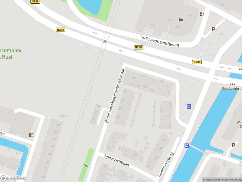 Ambulance met gepaste spoed naar de Pieter van Musschenbroekstraat in Haarlem