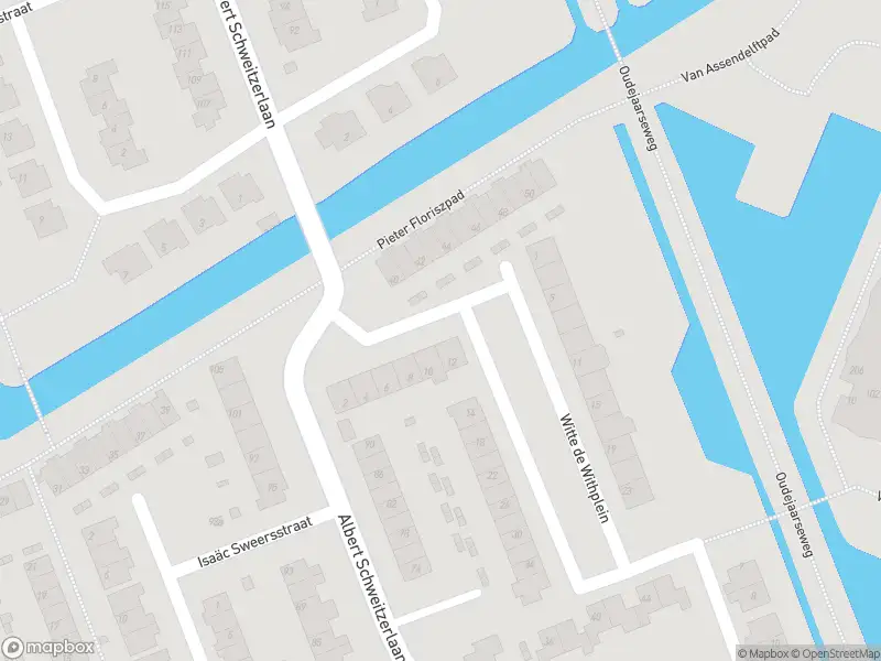 Ambulance met grote spoed naar de Witte de Withplein in Hellevoetsluis