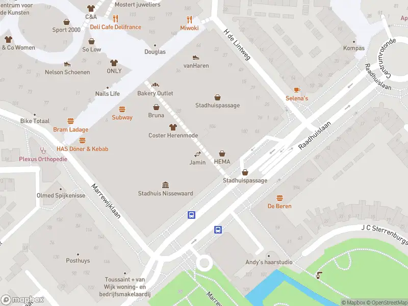 Ambulance met gepaste spoed naar de Stadhuispassage in Spijkenisse