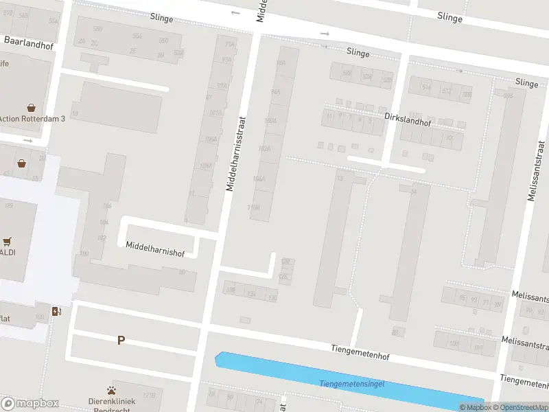 Ambulance met gepaste spoed naar de Middelharnisstraat in Rotterdam