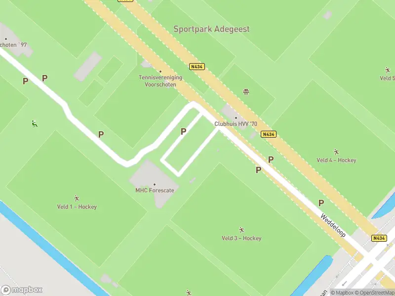 Ambulance met grote spoed naar de Weddeloop in Voorschoten