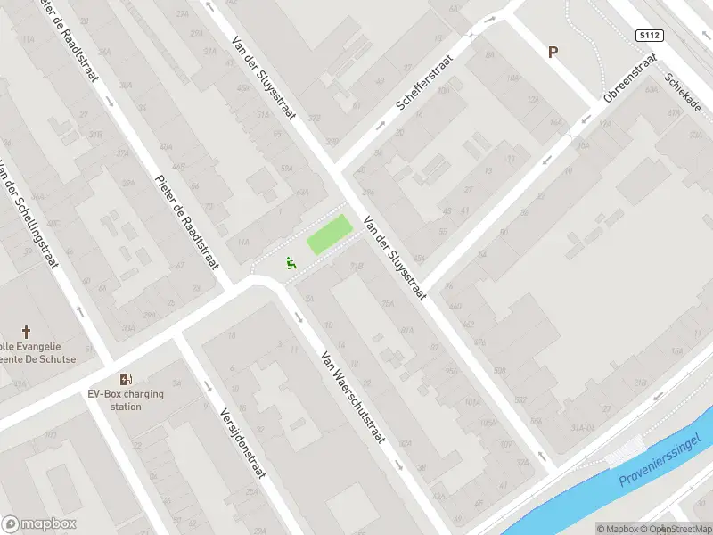 Ambulance met gepaste spoed naar de Van der Sluysstraat in Rotterdam