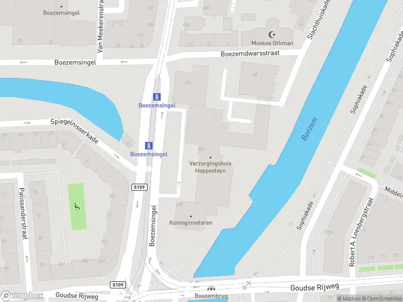 Ambulance met grote spoed naar de Boezemsingel in Rotterdam