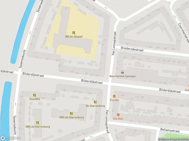 Ambulance met grote spoed naar de Bilderdijkstraat in Rotterdam
