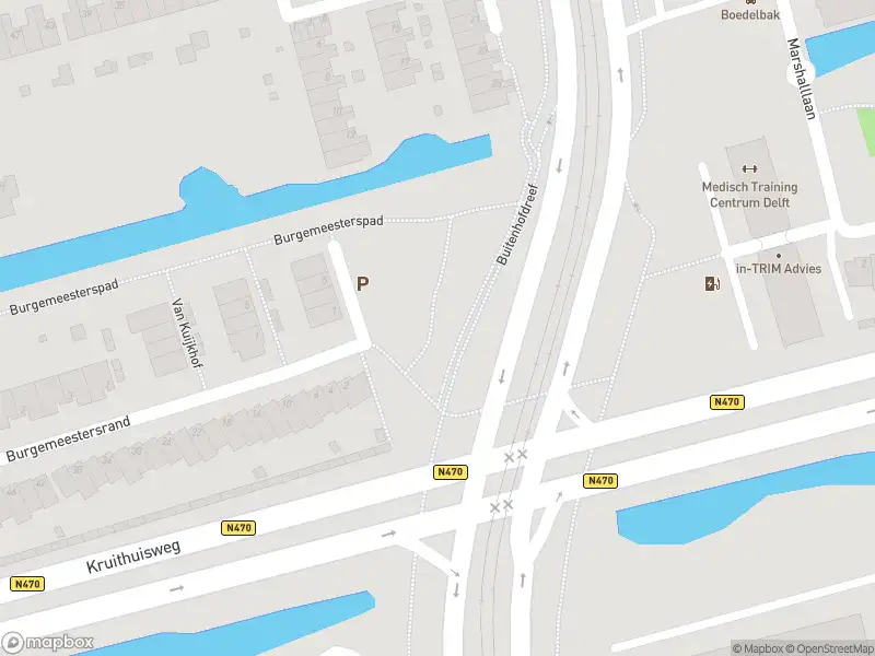 Ambulance met grote spoed naar de Burgemeestersrand in Delft