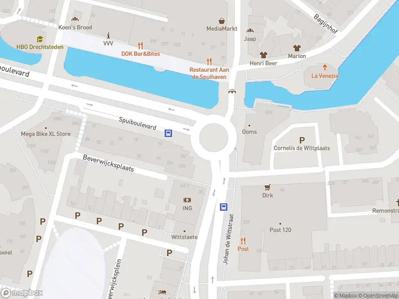 Ambulance met gepaste spoed naar de Johan de Wittstraat in Dordrecht