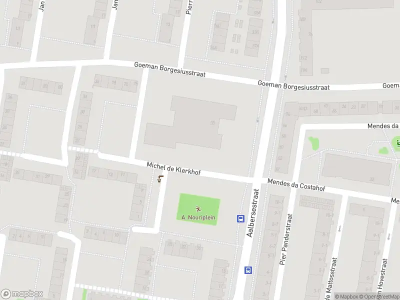 Ambulance met grote spoed naar de Cort van der Lindenkade in Amsterdam