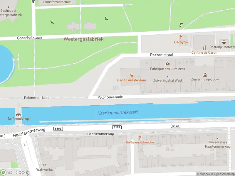 Ambulance met gepaste spoed naar de Polonceau-kade in Amsterdam