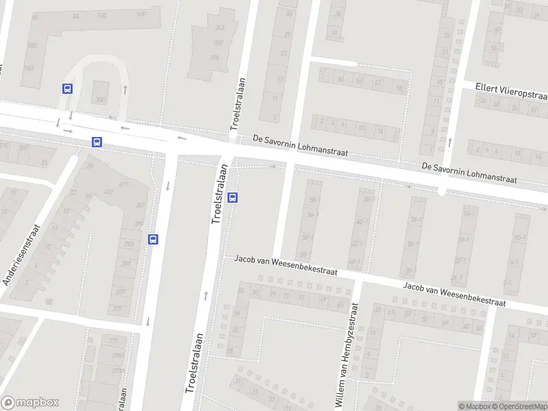 Ambulance met gepaste spoed naar de Jacob Tilstraat in Amsterdam