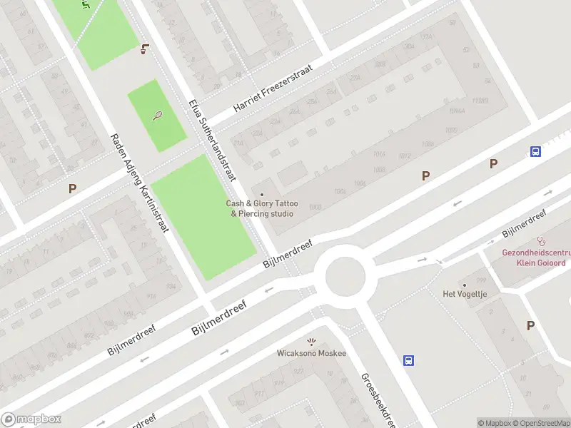 Ambulance met grote spoed naar de Bijlmerdreef in Amsterdam