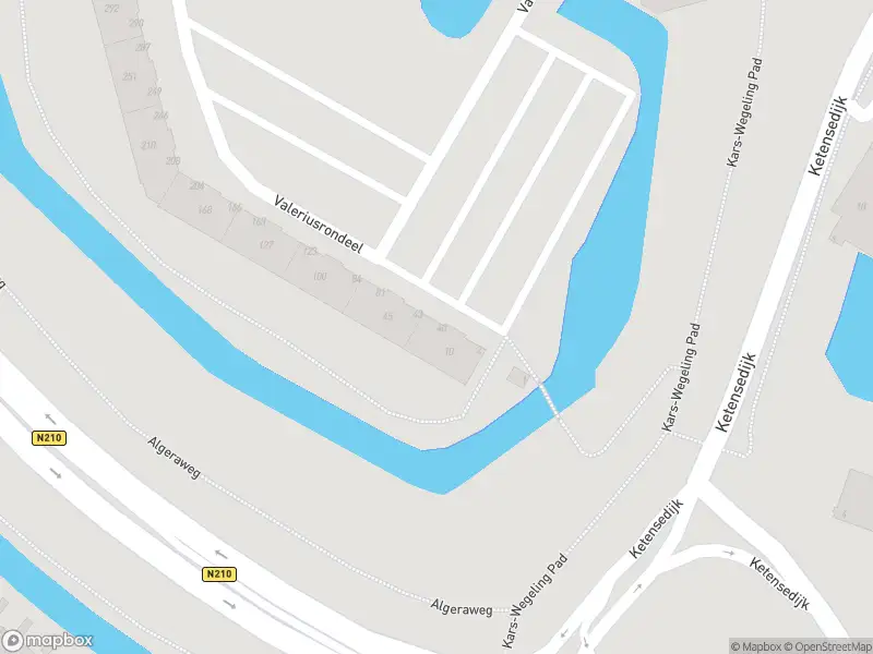 Ambulance met grote spoed naar de Valeriusrondeel in Capelle aan den IJssel