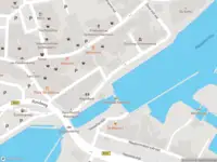 Brandweer met grote spoed naar de Handelskade in Zwartsluis vanwege gebouwbrand